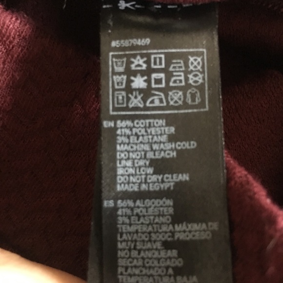 Short maroon skirt - Picture 3 of 3